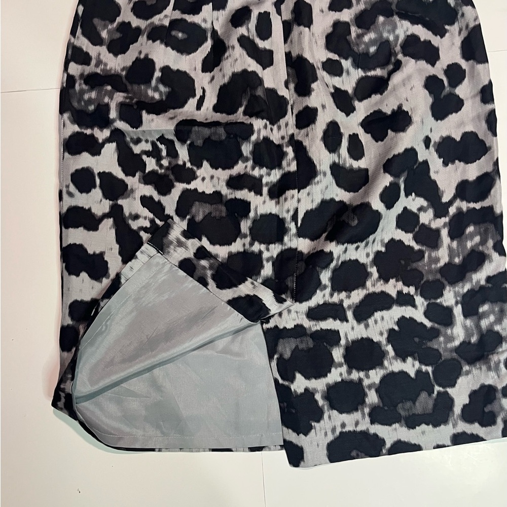 Banana Republic Monochrome Animal Print Pencil Skirt - Picture 6 of 8